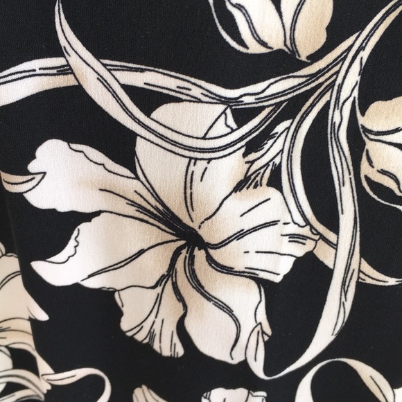 White House black market halter top - Picture 2 of 5